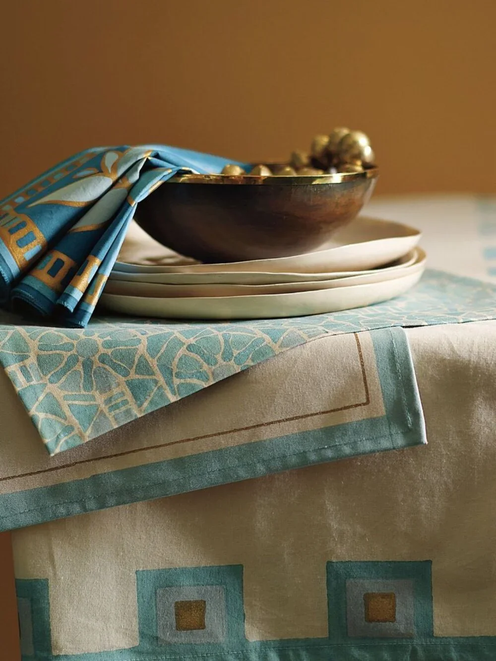 SERENA & LILY Table Runner